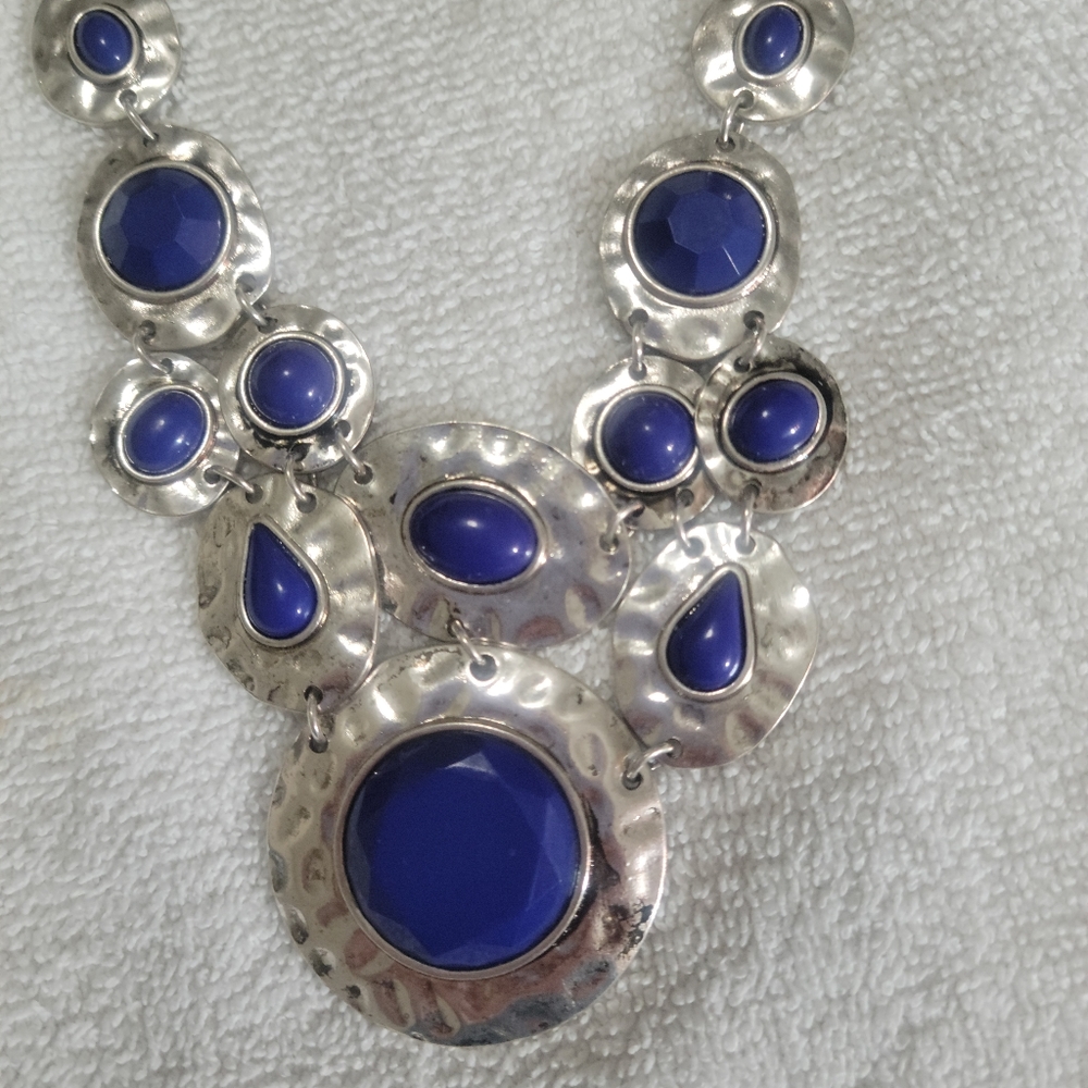Statement necklace